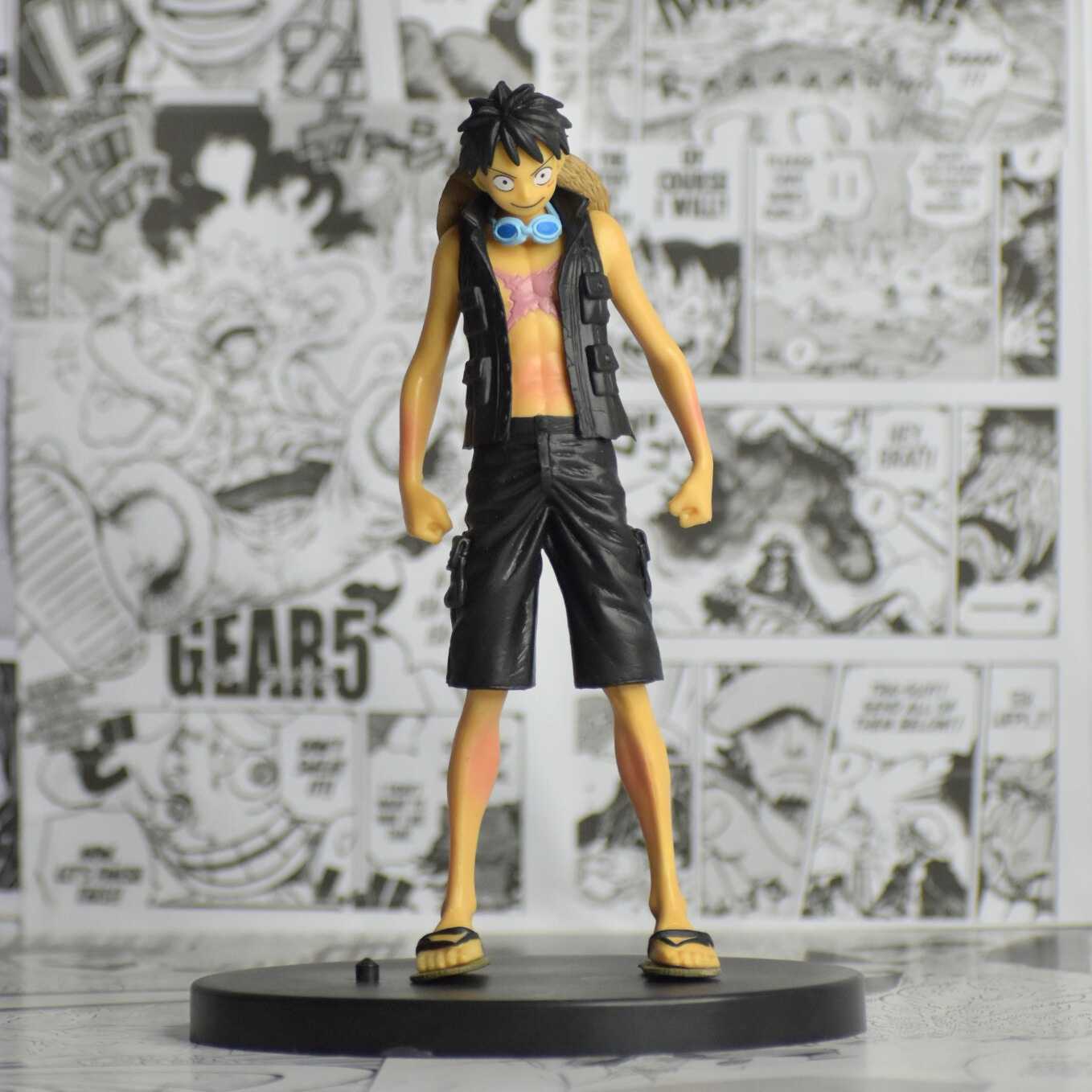 One piece 2024 gold figure